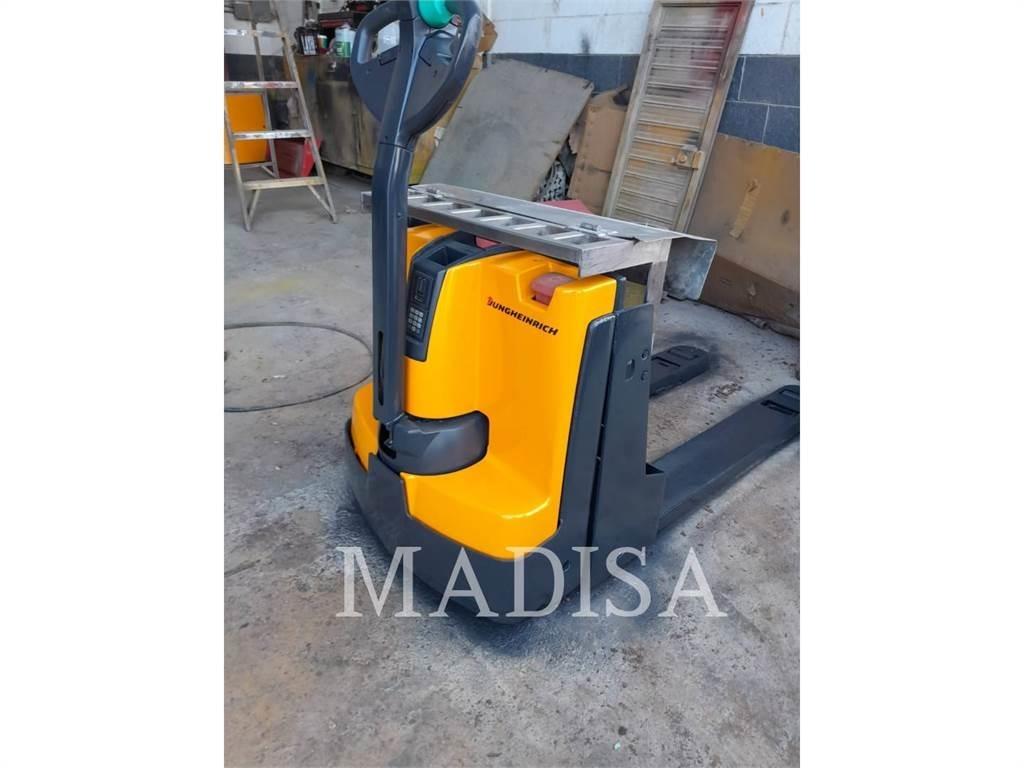Jungheinrich EJE 120 ساحبات الأشجار