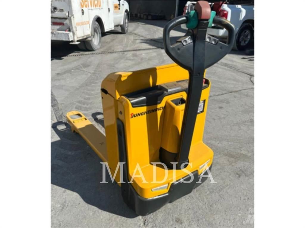 Jungheinrich EJE 120 ساحبات الأشجار