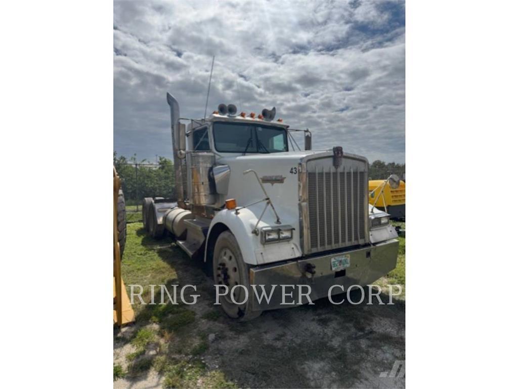 Kenworth W900S شاحنات أخرى