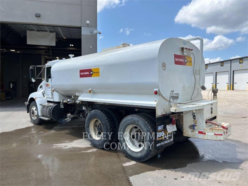 Kenworth WTRTRK4K شاحنات ذات صهاريج