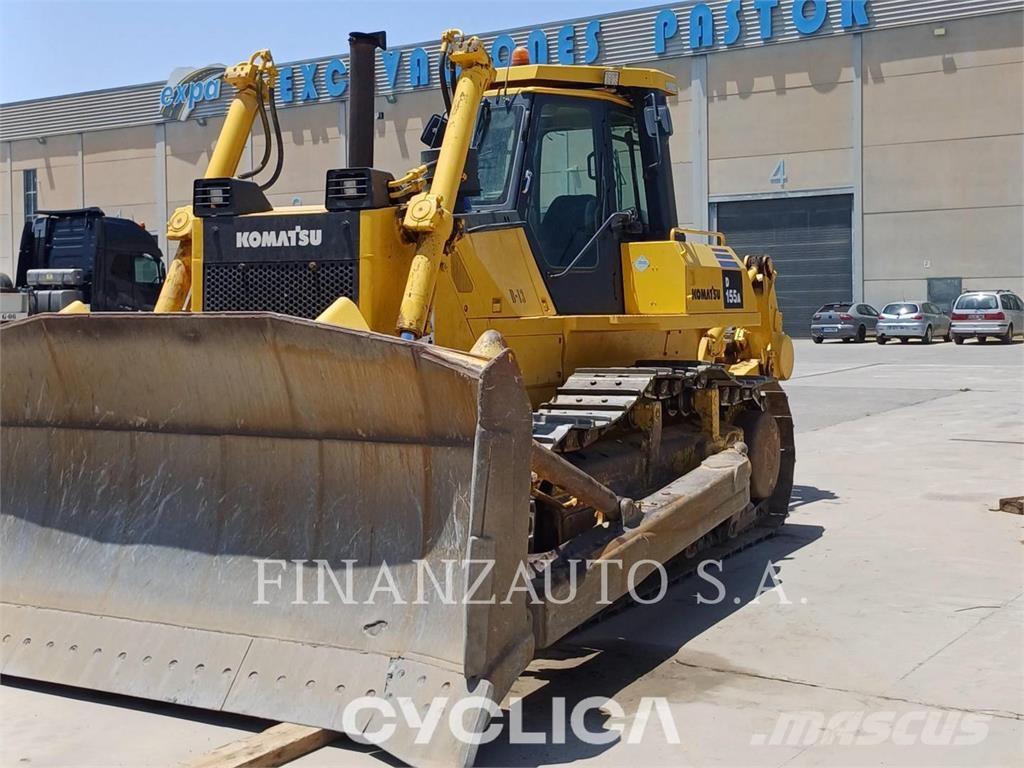 Komatsu D155 بلدوزرات مجنزرة