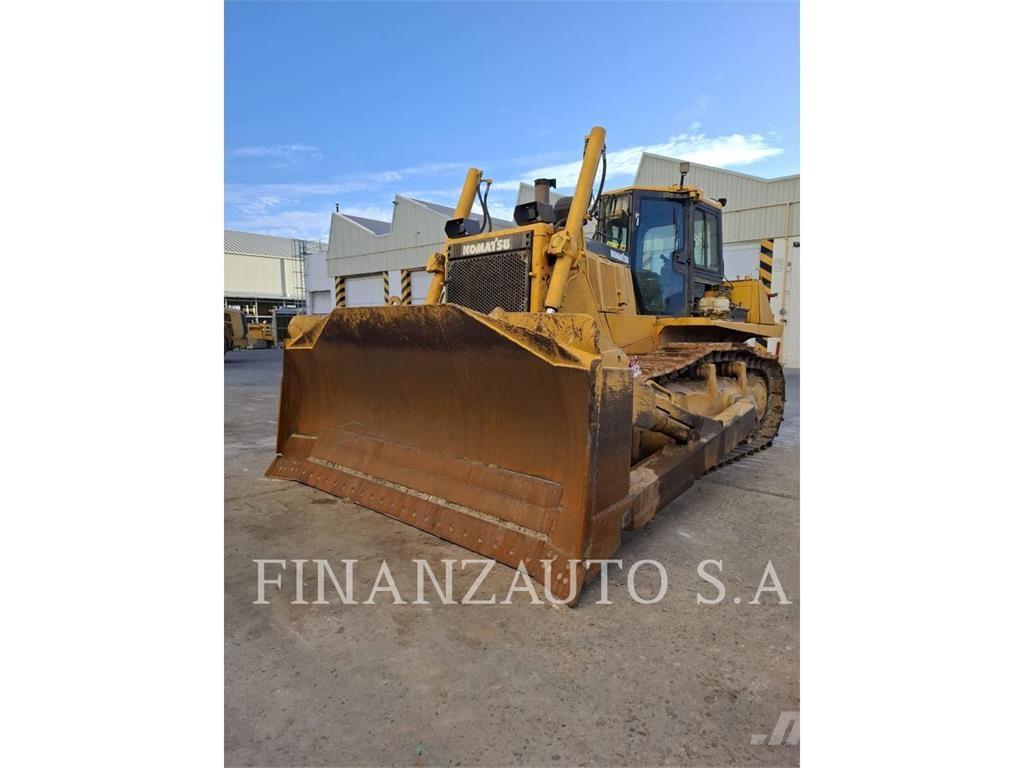 Komatsu D155 بلدوزرات مجنزرة