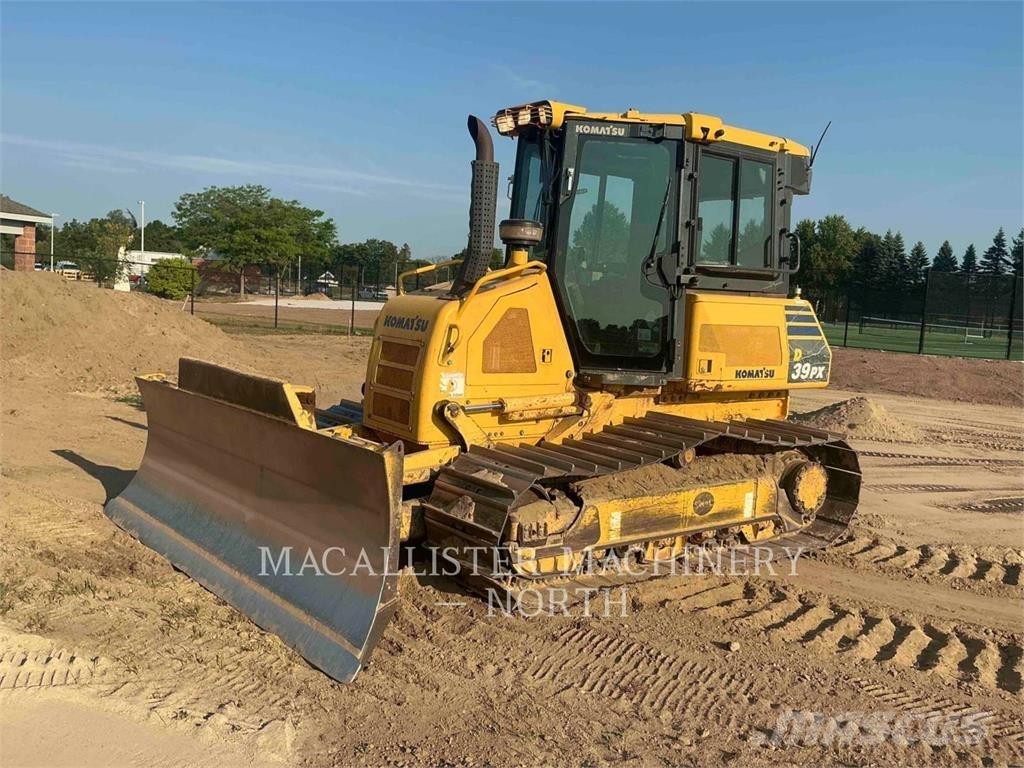 Komatsu D39PX-23 بلدوزرات مجنزرة