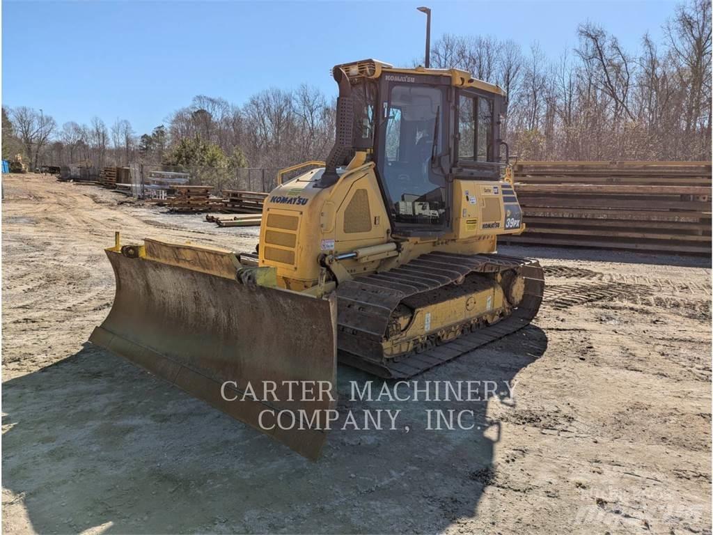 Komatsu D39PX-24 بلدوزرات مجنزرة
