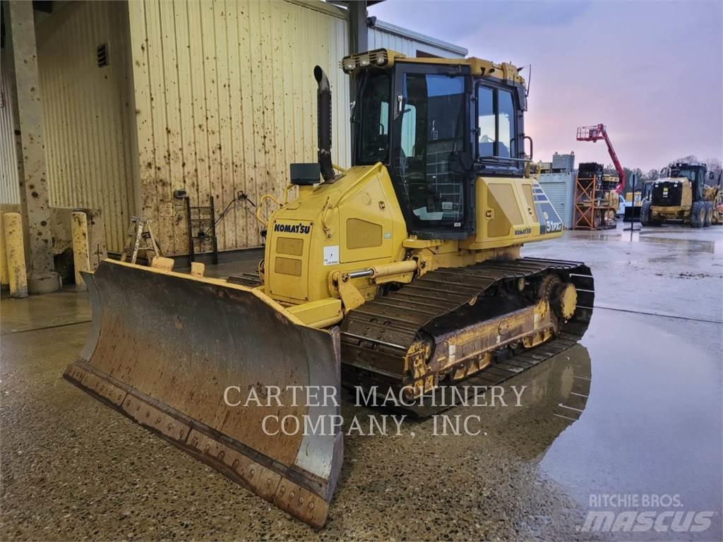 Komatsu D51 PXI بلدوزرات مجنزرة
