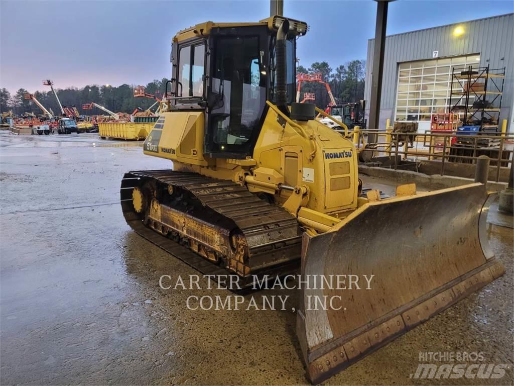 Komatsu D51 PXI بلدوزرات مجنزرة