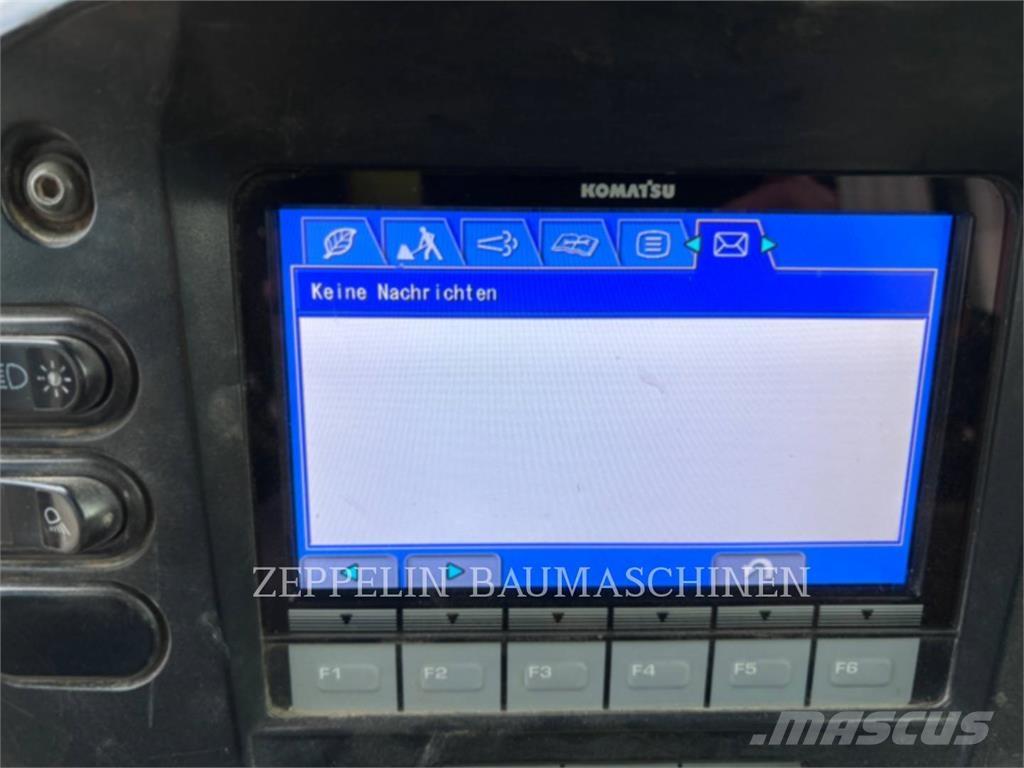 Komatsu D61PX بلدوزرات مجنزرة