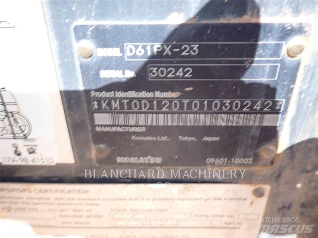 Komatsu D61PX-23 بلدوزرات مجنزرة