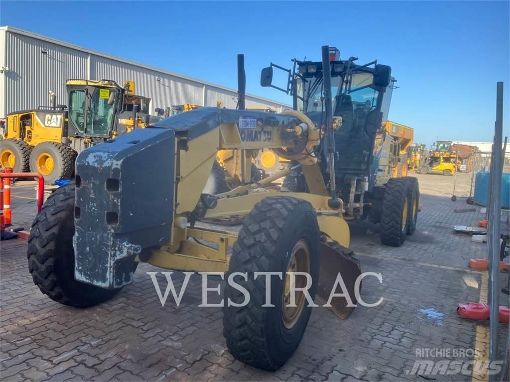 Komatsu GD555-5 معدات تمهيد الطرق