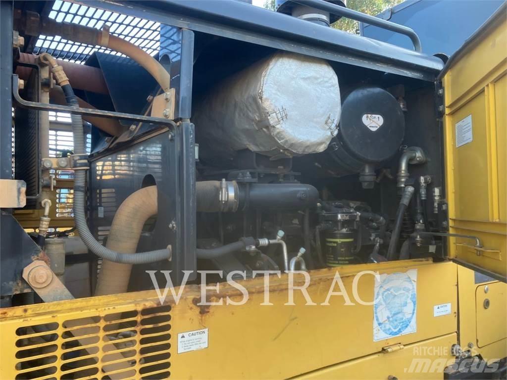 Komatsu GD555-5 معدات تمهيد الطرق