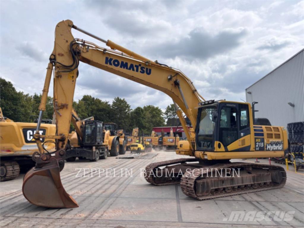 Komatsu HB215LC-2 حفارات زحافة