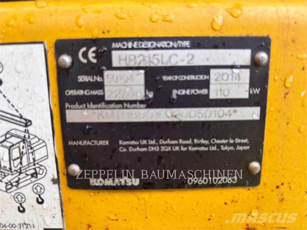 Komatsu HB215LC-2 حفارات زحافة