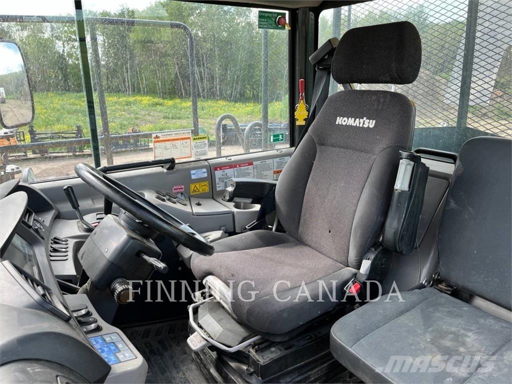 Komatsu HM300-3 ساحبات مفصلية