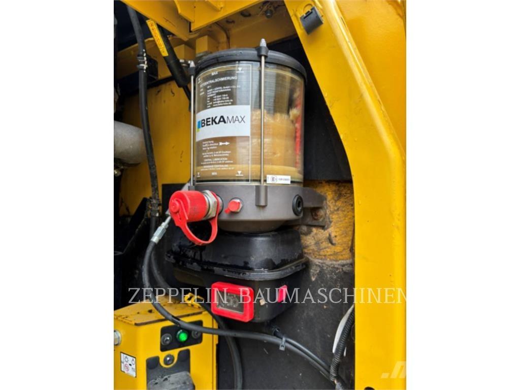 Komatsu PC170 حفارات زحافة