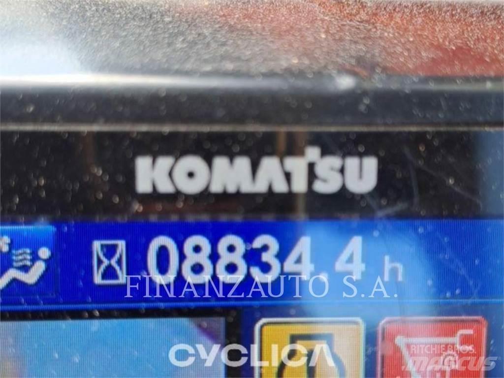 Komatsu PC210 حفارات زحافة
