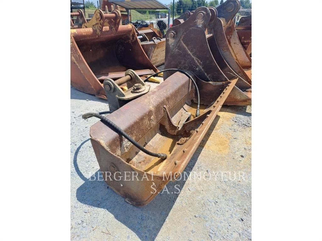Komatsu PC210LC حفارات زحافة