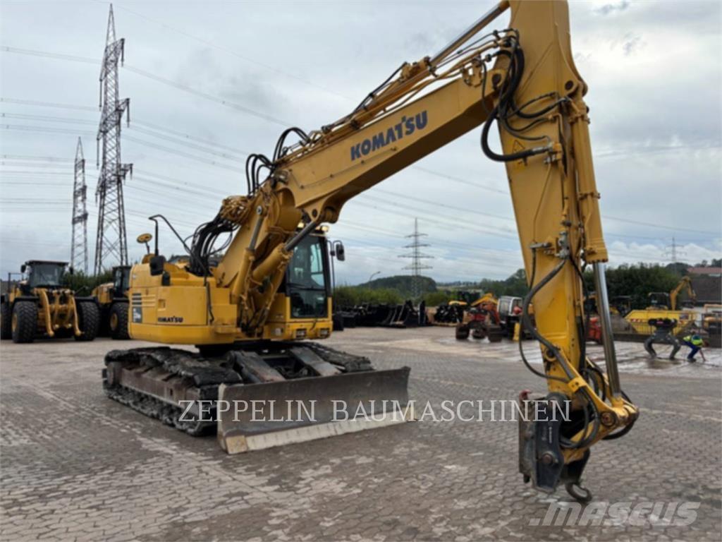 Komatsu PC228 حفارات زحافة