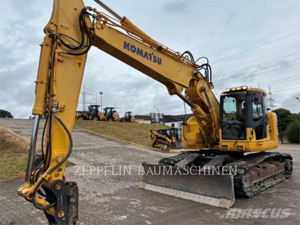 Komatsu PC228 حفارات زحافة