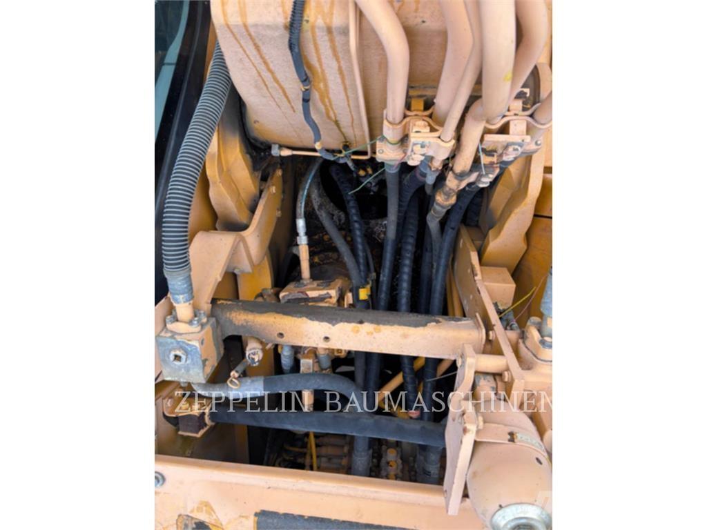 Komatsu PC290LCI11 حفارات زحافة