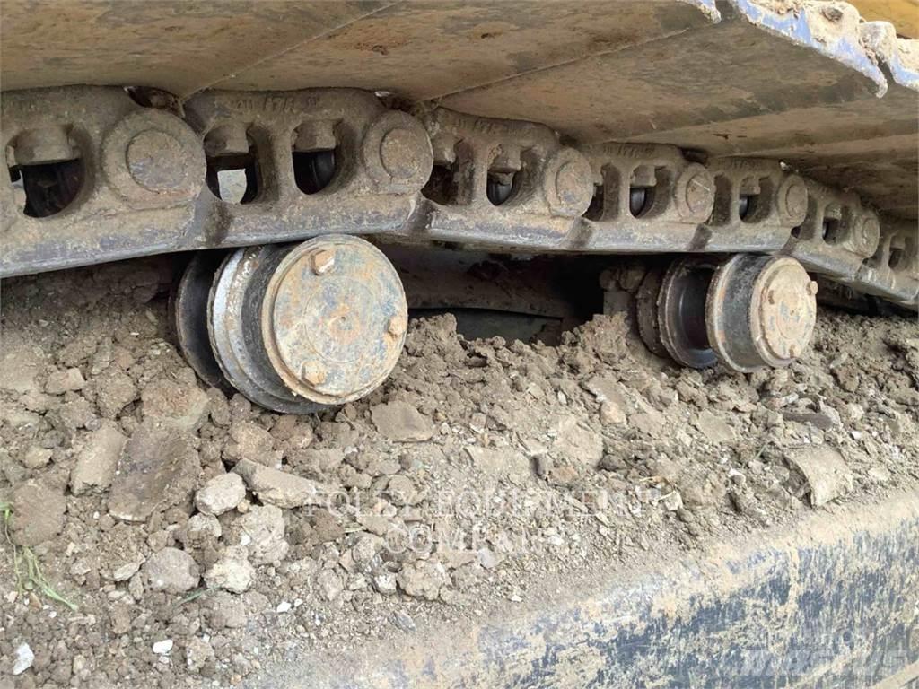 Komatsu PC490LC-11 حفارات زحافة