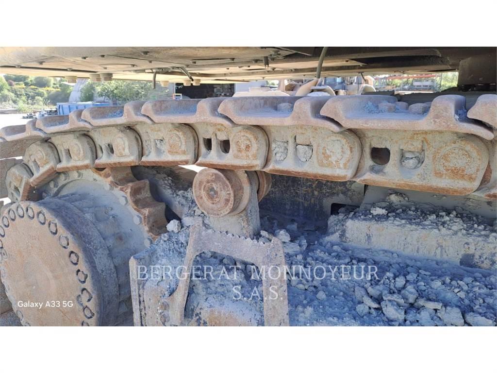 Komatsu PC700LC - 11 حفارات زحافة