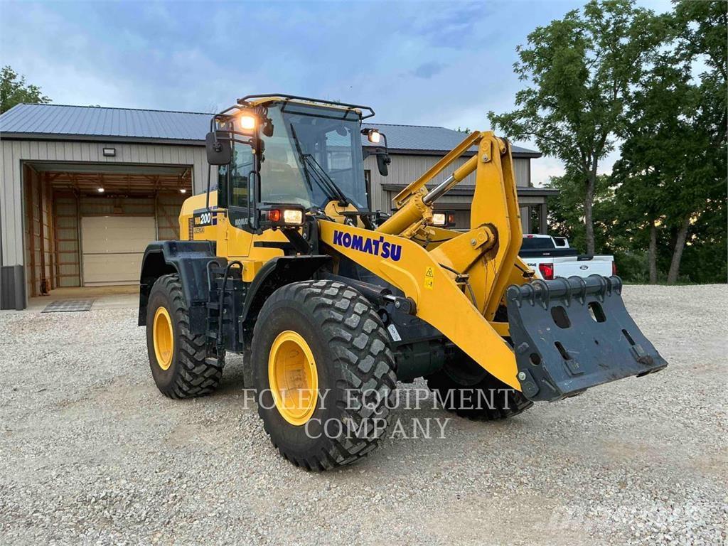 Komatsu WA200-8 لوادر بعجل