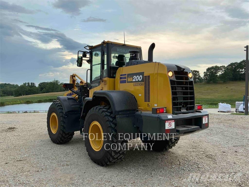 Komatsu WA200-8 لوادر بعجل