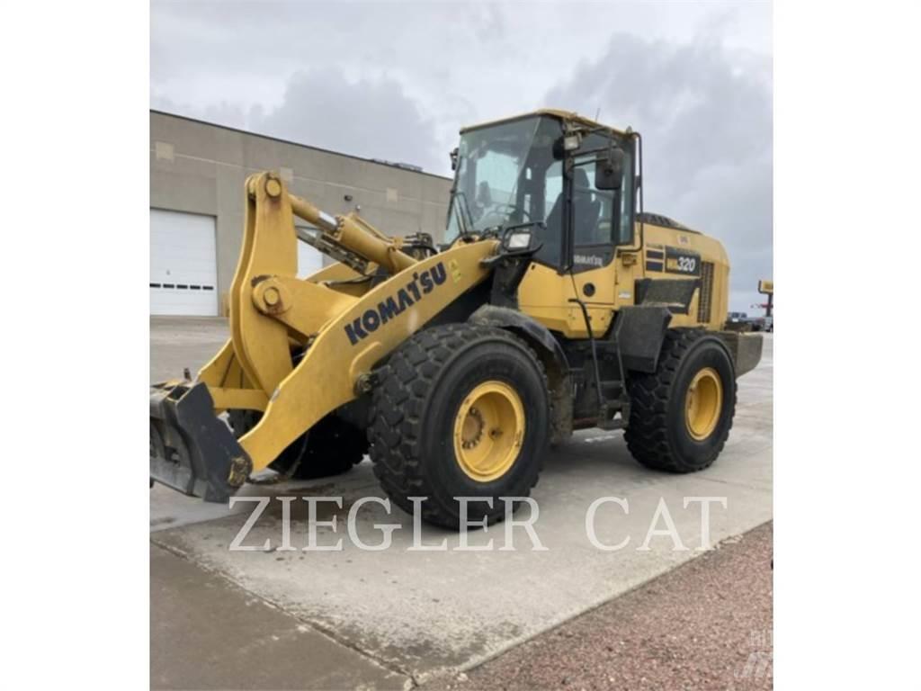 Komatsu WA320 لوادر بعجل