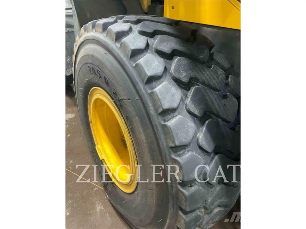 Komatsu WA320 لوادر بعجل