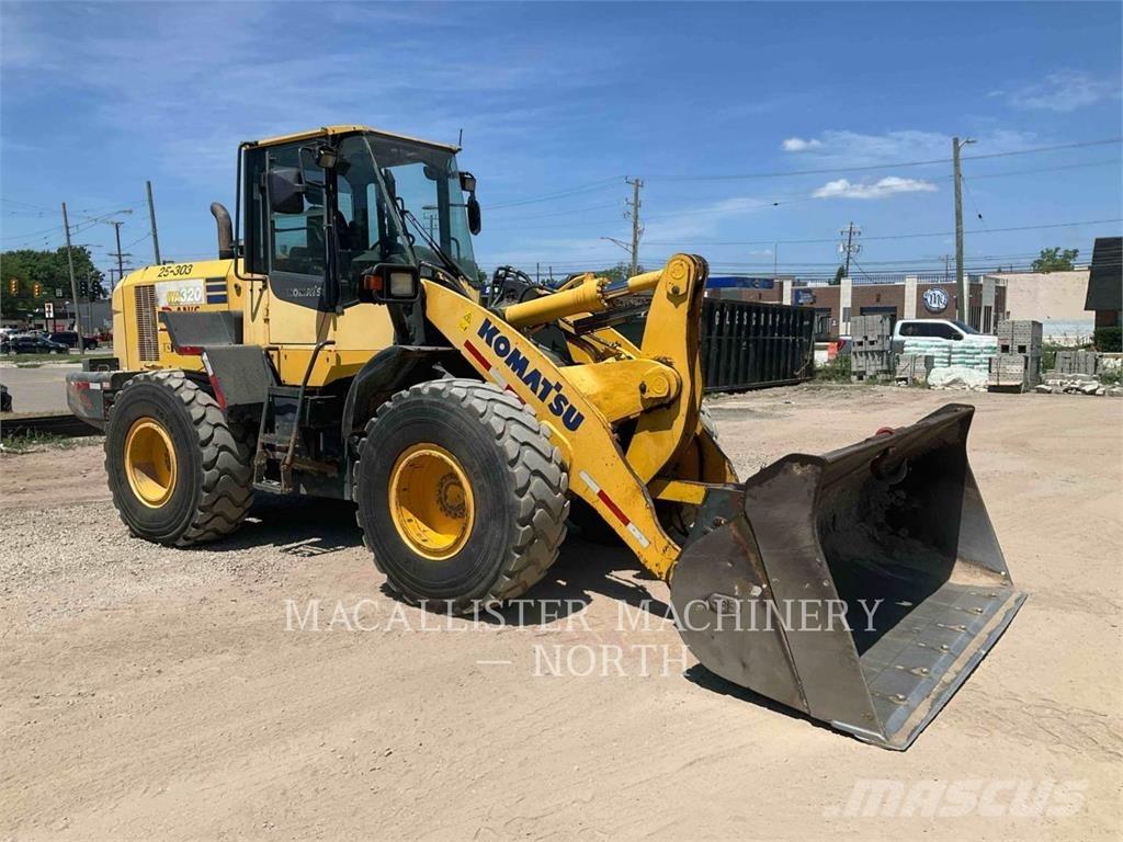 Komatsu WA320-7 لوادر بعجل