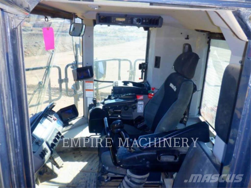 Komatsu WA900-8 لوادر بعجل