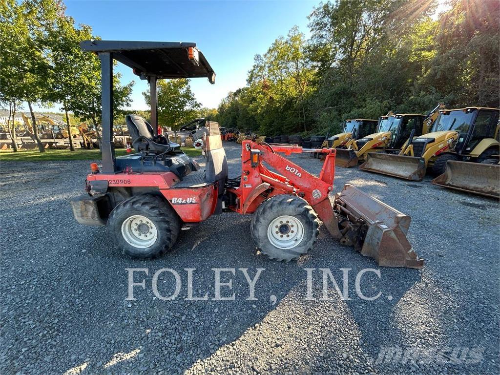 Kubota R420ST لوادر بعجل