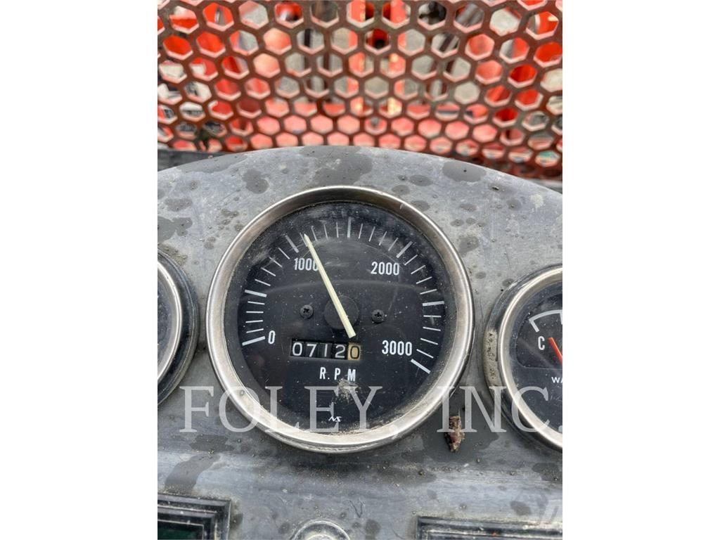 Kubota R420ST لوادر بعجل