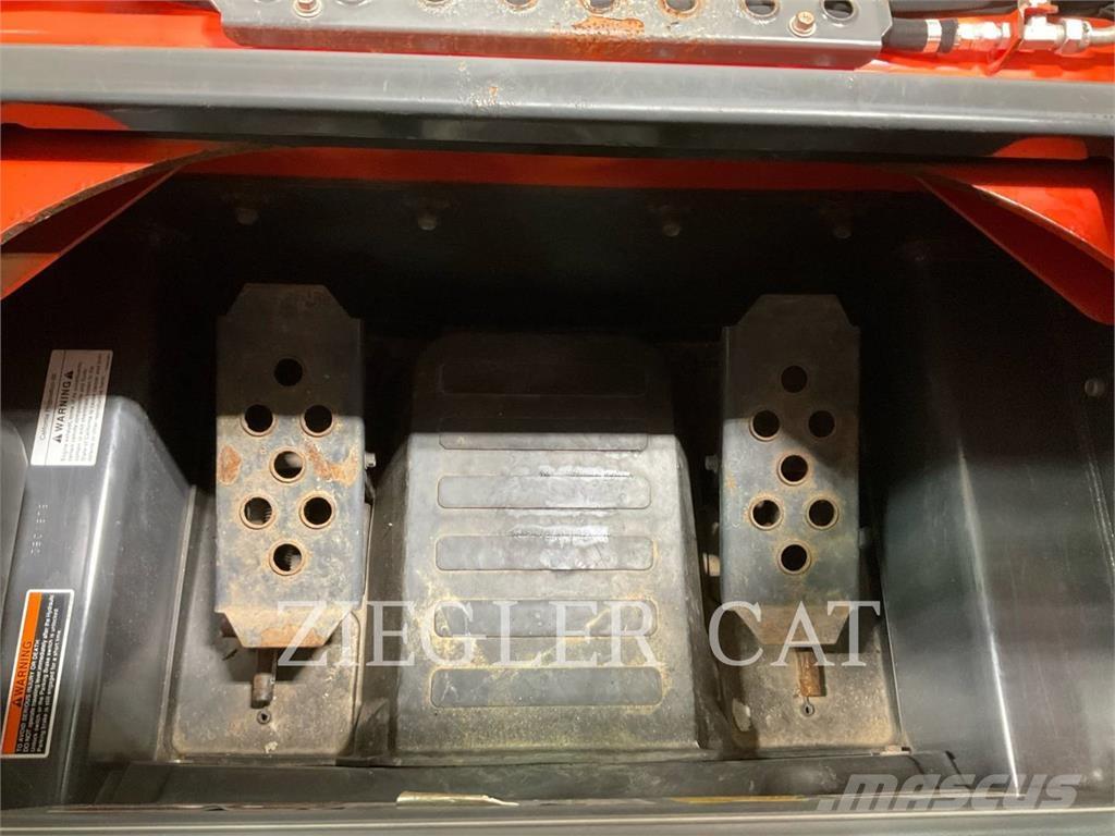 Kubota SSV75 لوادر انزلاقية التوجيه