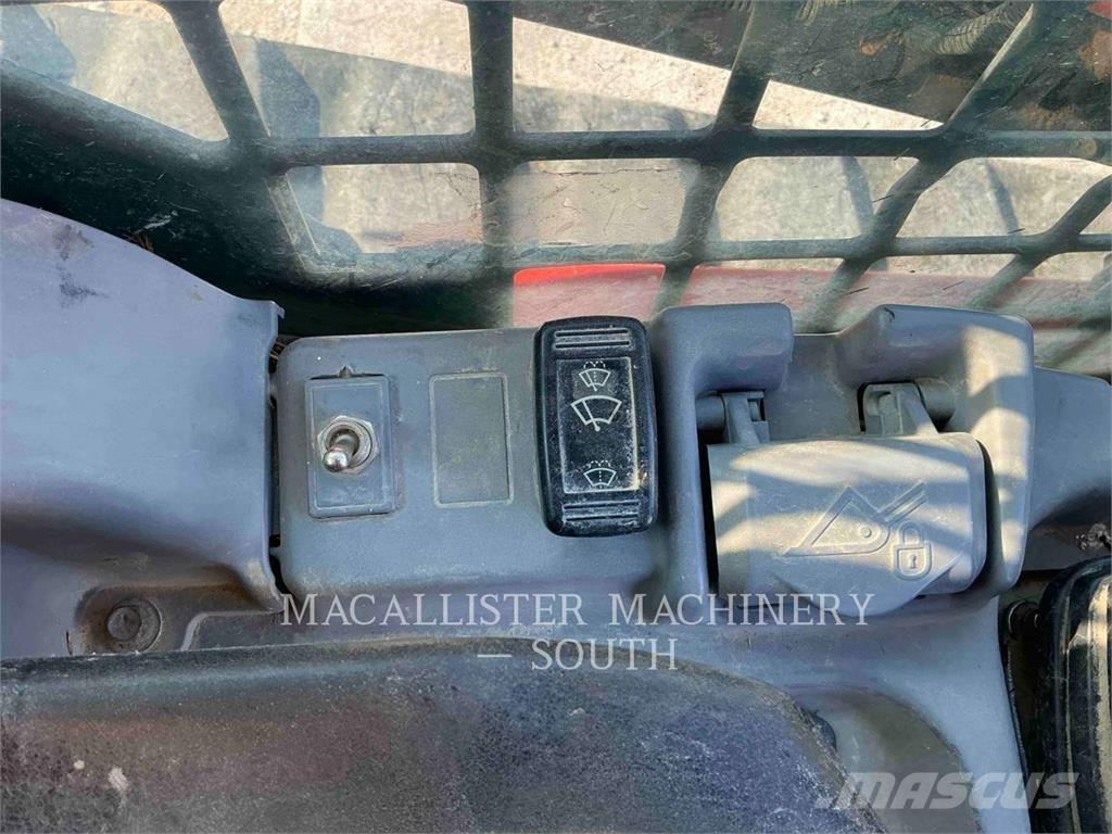 Kubota SVL75 لوادر زحافة