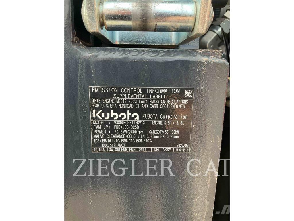 Kubota SVL97 لوادر زحافة