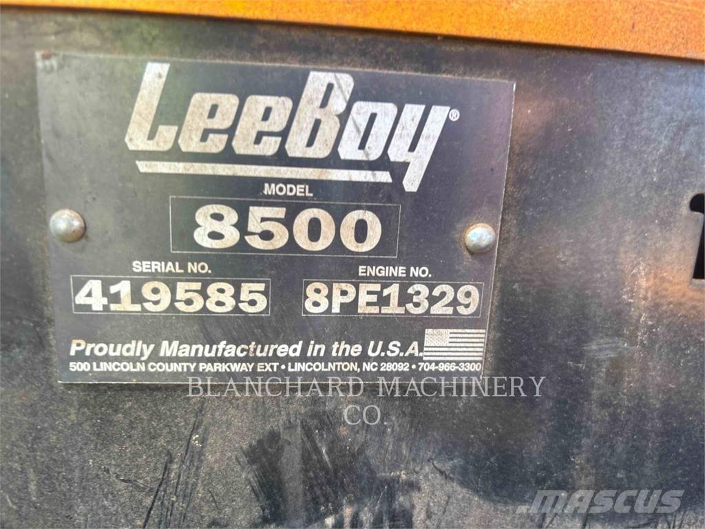 LeeBoy 8500E معدات السفلتة