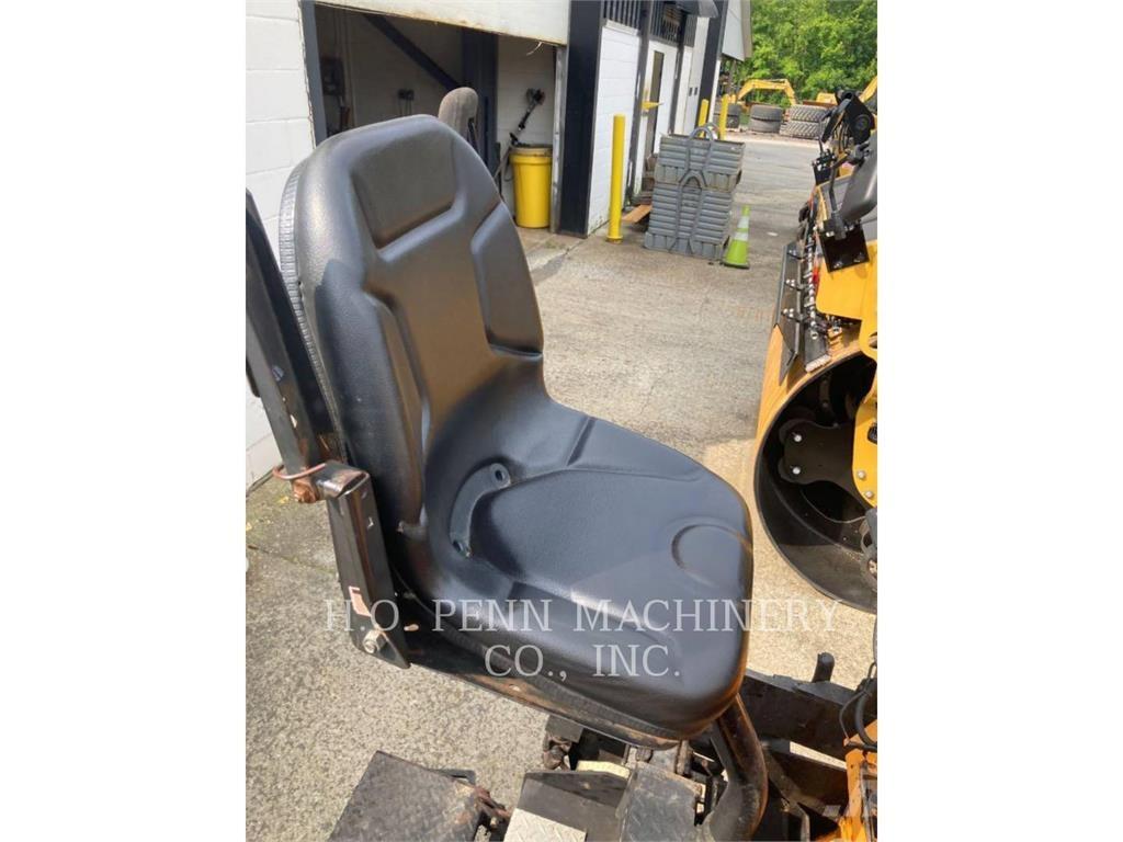 LeeBoy 8515 معدات السفلتة