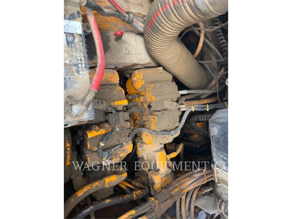 LeeBoy L8816 T معدات السفلتة