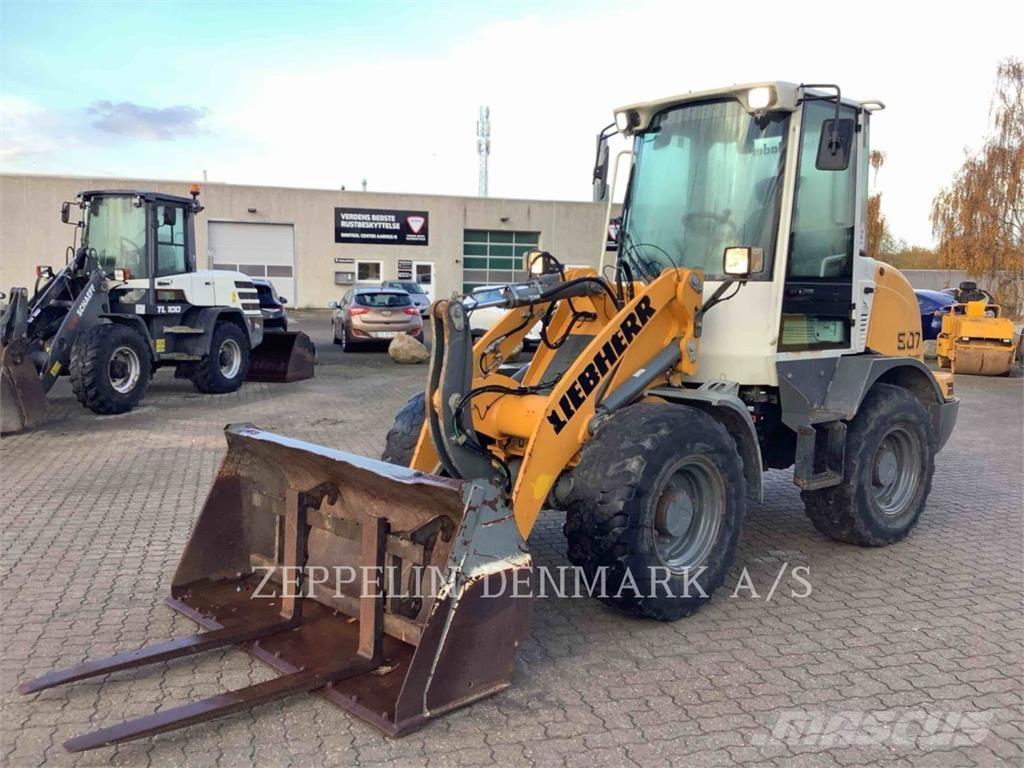 Liebherr 507 لوادر بعجل