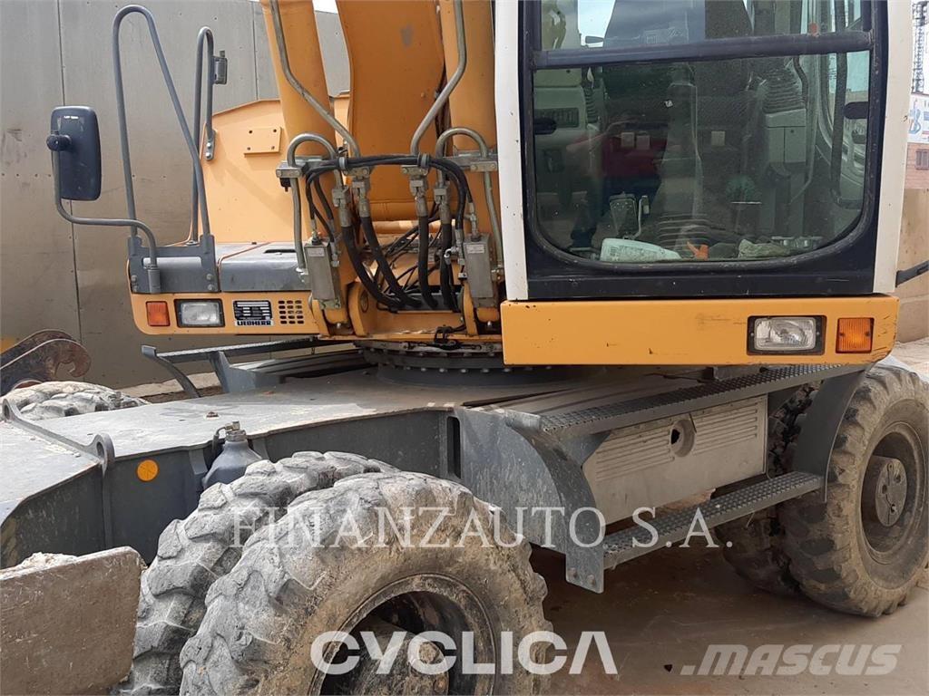 Liebherr A900 حفارات بعجل