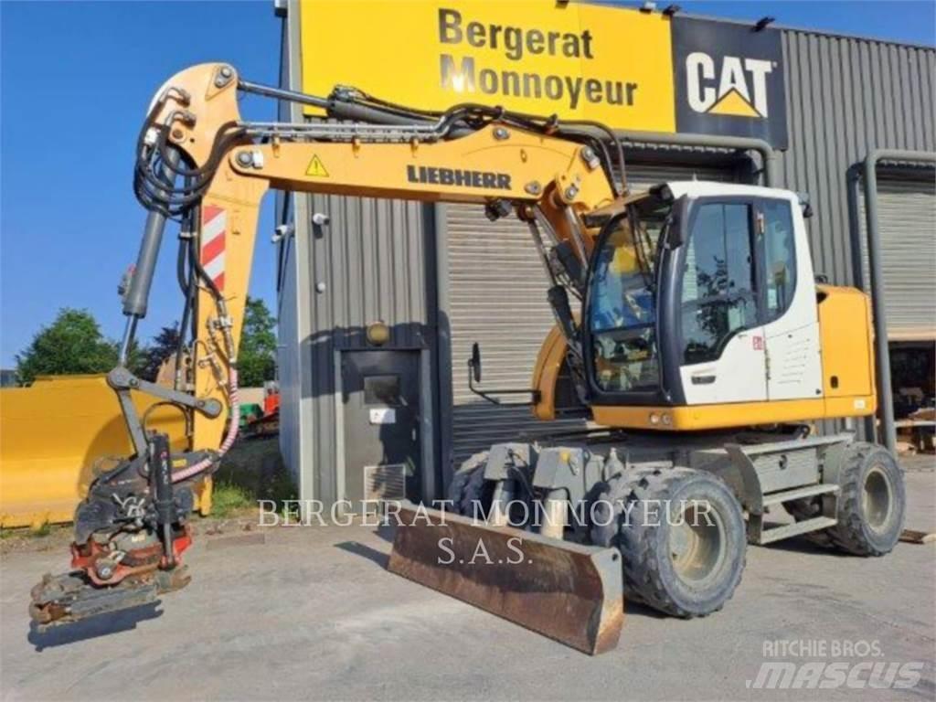 Liebherr A913 حفارات بعجل