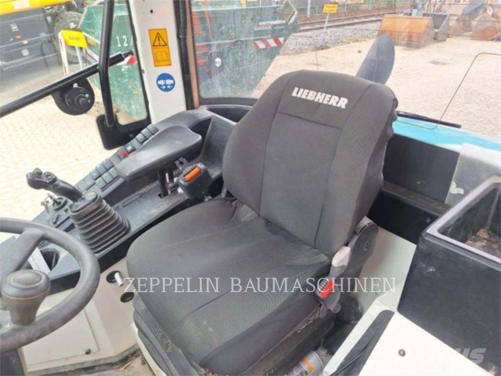 Liebherr L506 لوادر بعجل