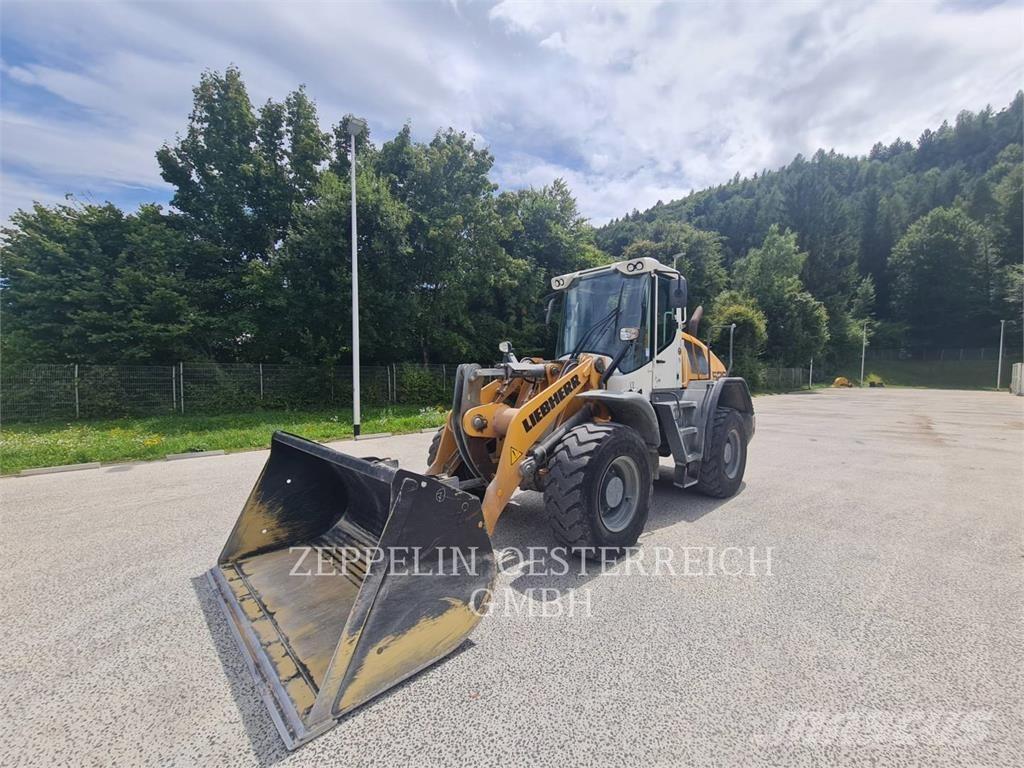 Liebherr L526 لوادر بعجل