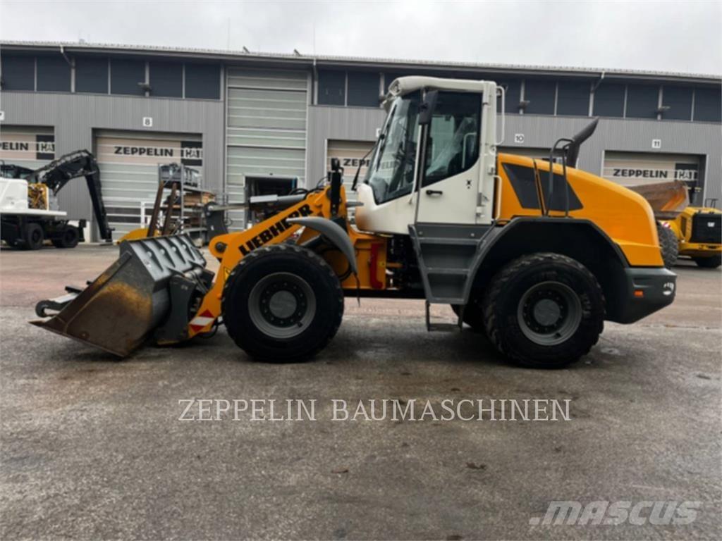 Liebherr L526 لوادر بعجل