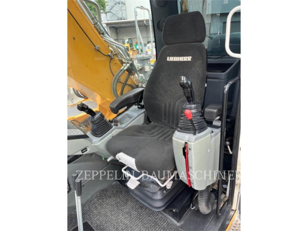 Liebherr R926 حفارات زحافة