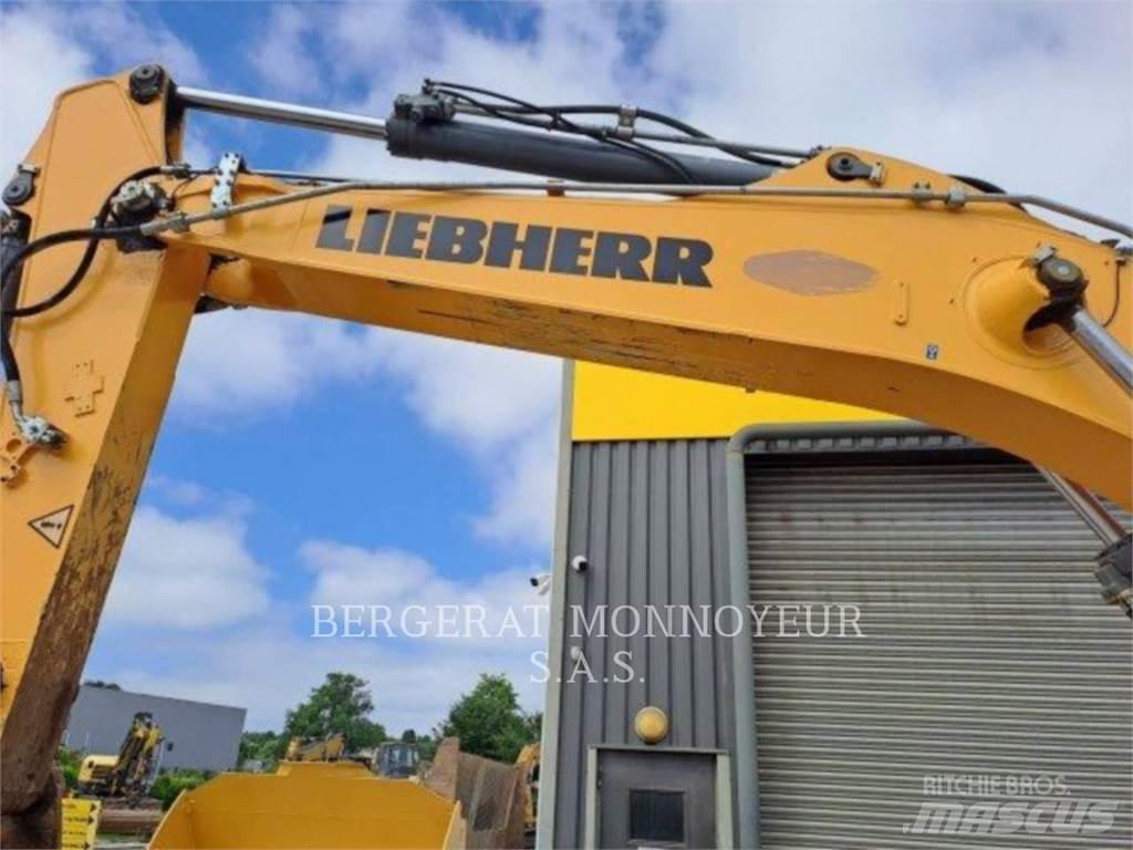 Liebherr R946 حفارات زحافة