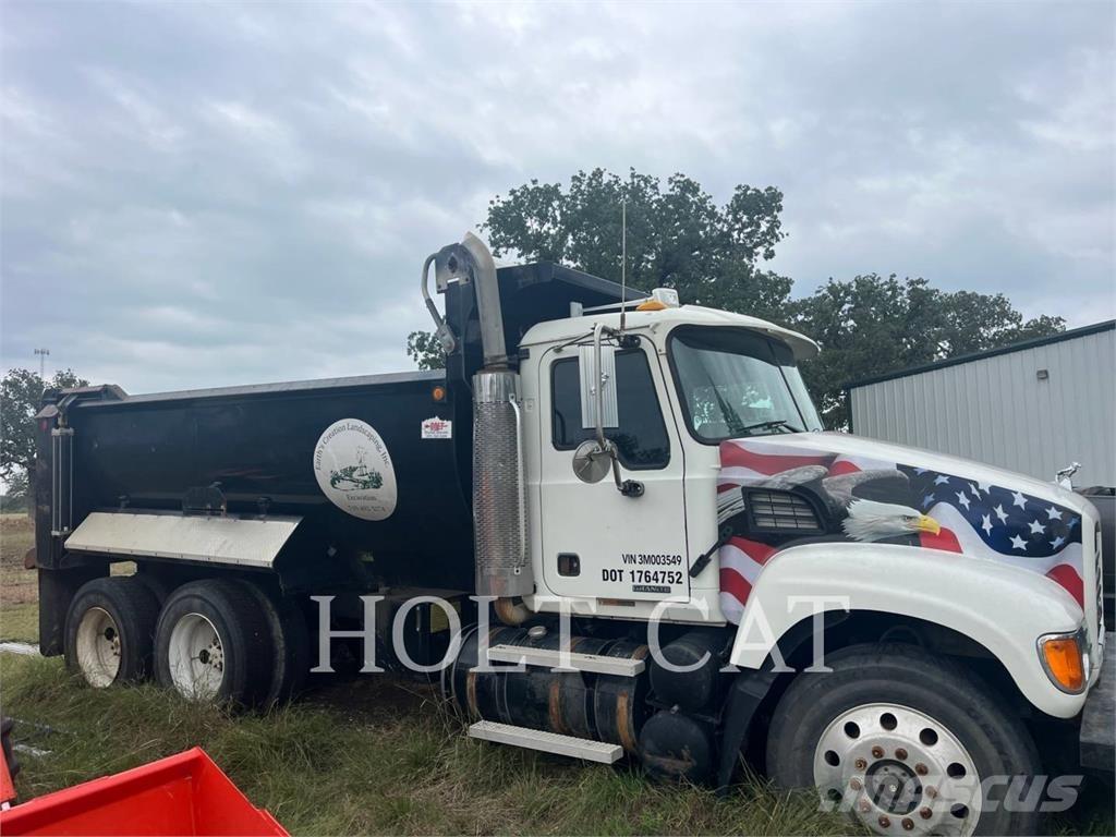 Mack GRANITE CV713 شاحنات أخرى