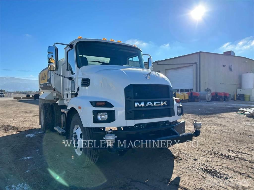 Mack WT2000 A شاحنات ذات صهاريج
