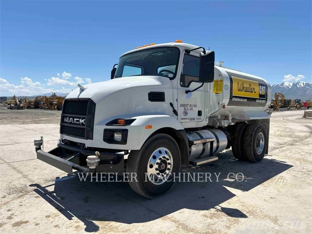 Mack WT2000 A شاحنات ذات صهاريج